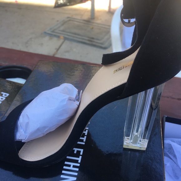 PRETTY LITTLE THING SHOES A FEW DIFFERENT SIZES - Picture 8 of 8